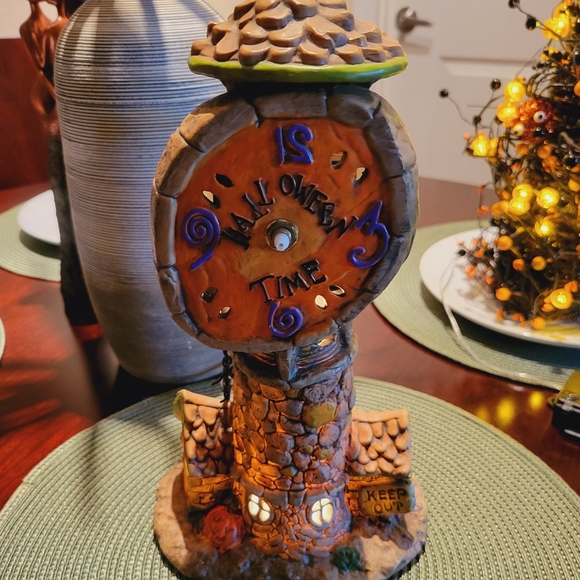 Haunted Clock - Picture 10 of 13